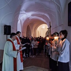 Velkopáteční křížová cesta na Zelené hoře 7